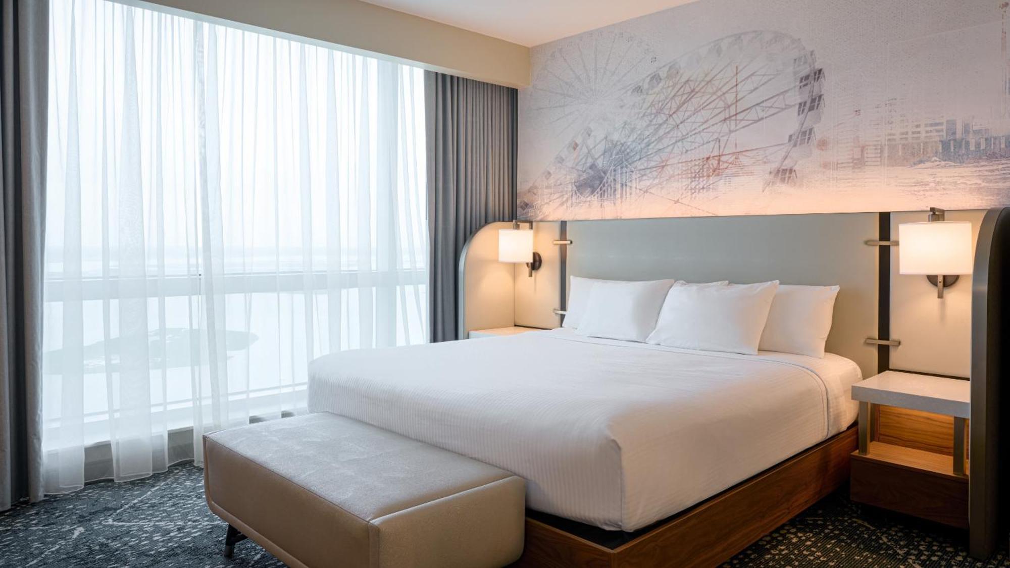Waterfront Tower Modern Suite King Non-Smoking
