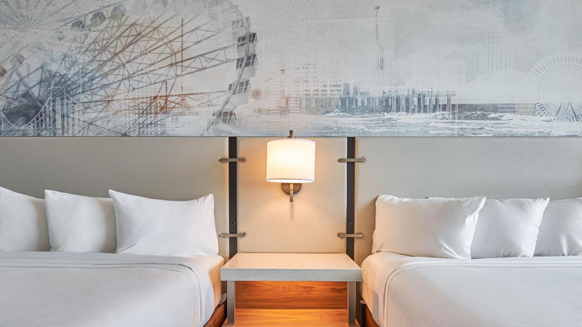 Waterfront Tower Luxury 2 Queens Non-Smoking	Mobility Hearing