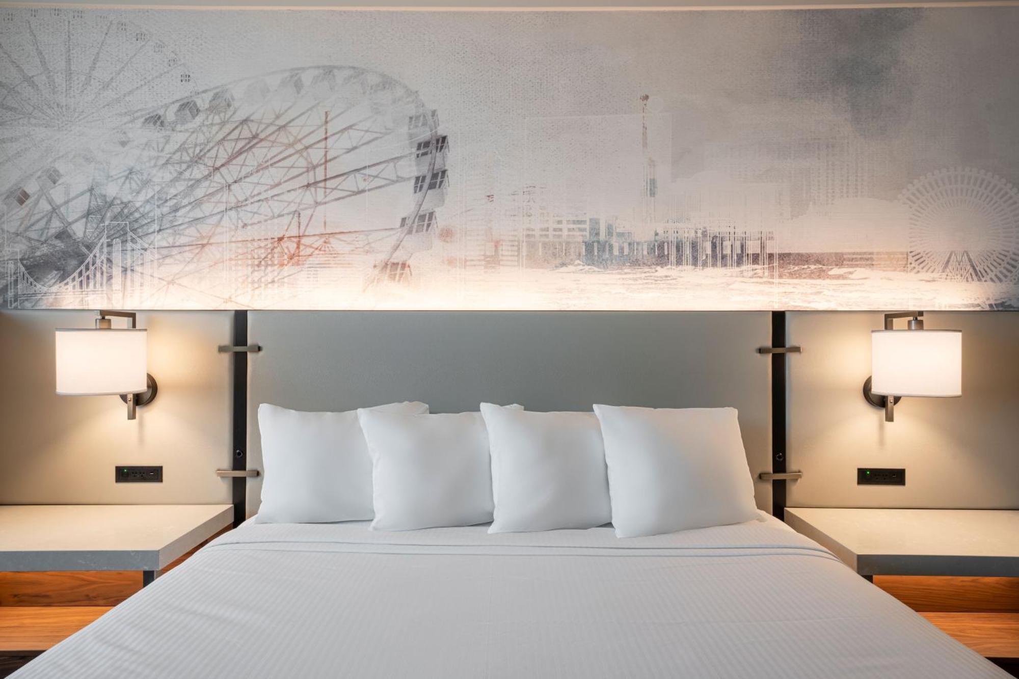 Waterfront Tower Modern Suite King Non-Smoking